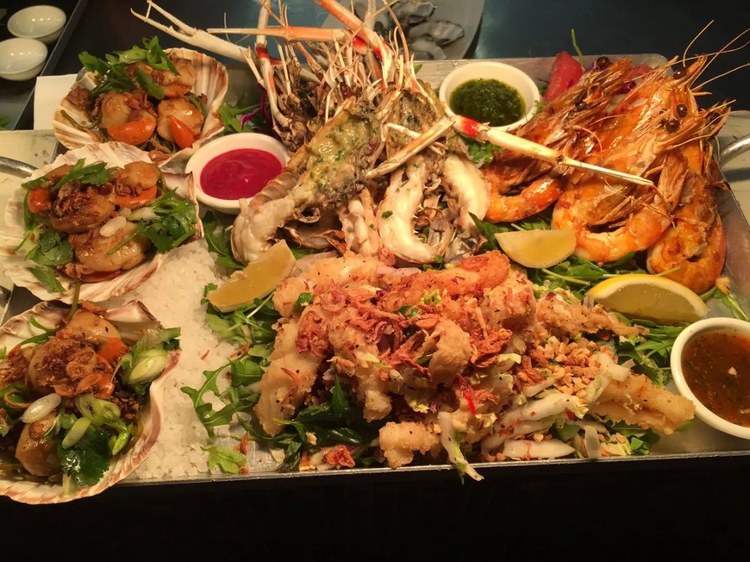 摩托车赛赛场再起风云：南城青龙队爆冷三湘火狐队，新援首秀制胜争冠格局再洗牌的简单介绍